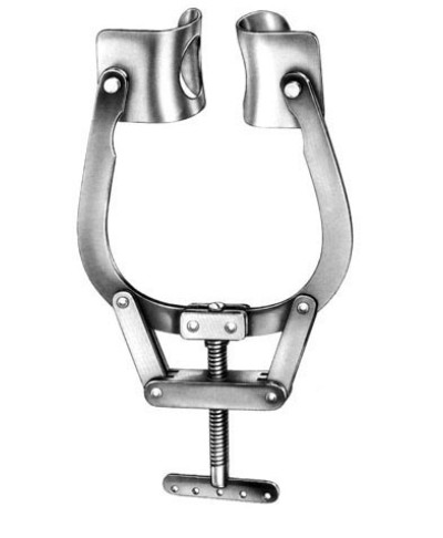 Mercedes Thorax retractor only 240mm